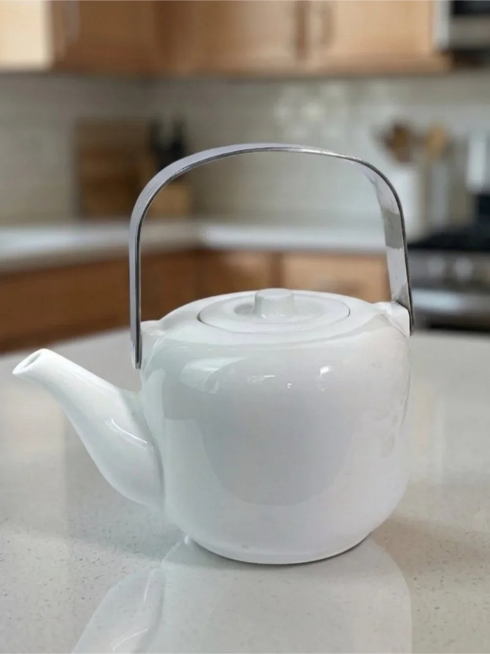 OmniWare Teapot Before Spout Strainer Fold Down Stainless Handle 32 OZ White